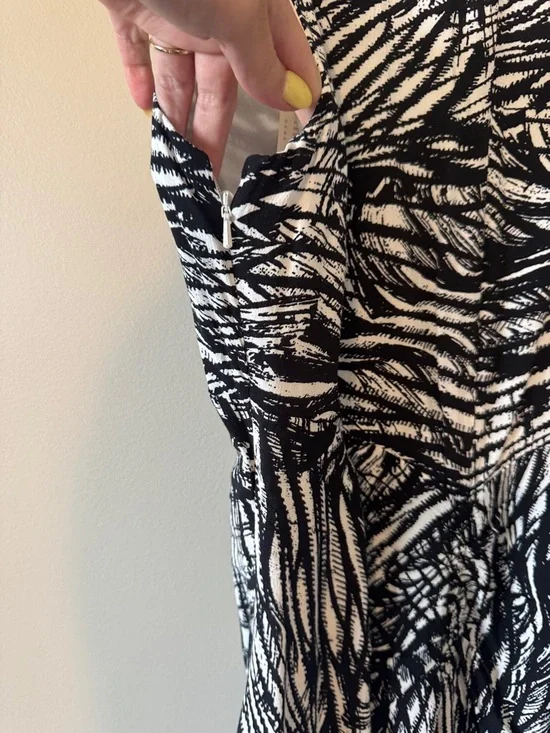 Anthropologie V-Neck Ruched Front Maxi Dress - Picture 9 of 10